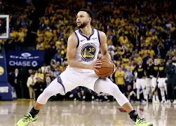 九游游戏中心官网-库里重要时刻爆冷，澳大利亚队带队取胜！(库里vs奥尼尔)