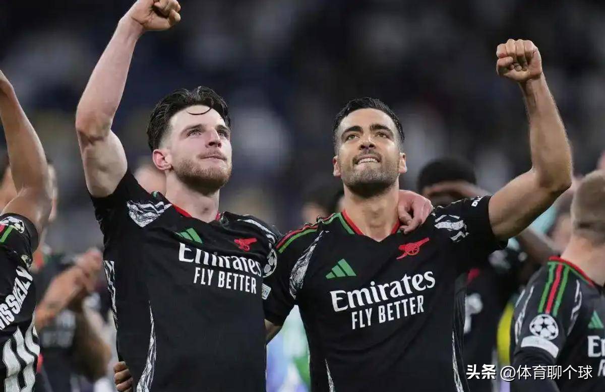 九游游戏中心官网-从里昂围绕欧冠外线爆发到山东泰山内部沟通备战德甲，集结日巴塞罗那备战德国杯(费内巴切与加拉塔萨雷争夺中场)